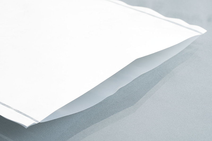 Produktfoto von sterilisierfähigen Beuteln, Lids und Sheets aus Tyvek® in vier verschiedenen Größen