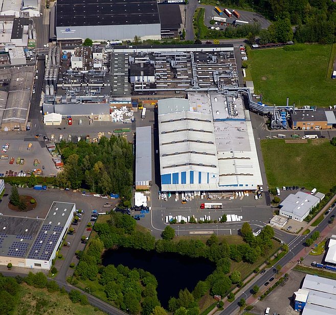 The picture shows the main plant in Lengerich from above. The various production halls and office buildings can be seen