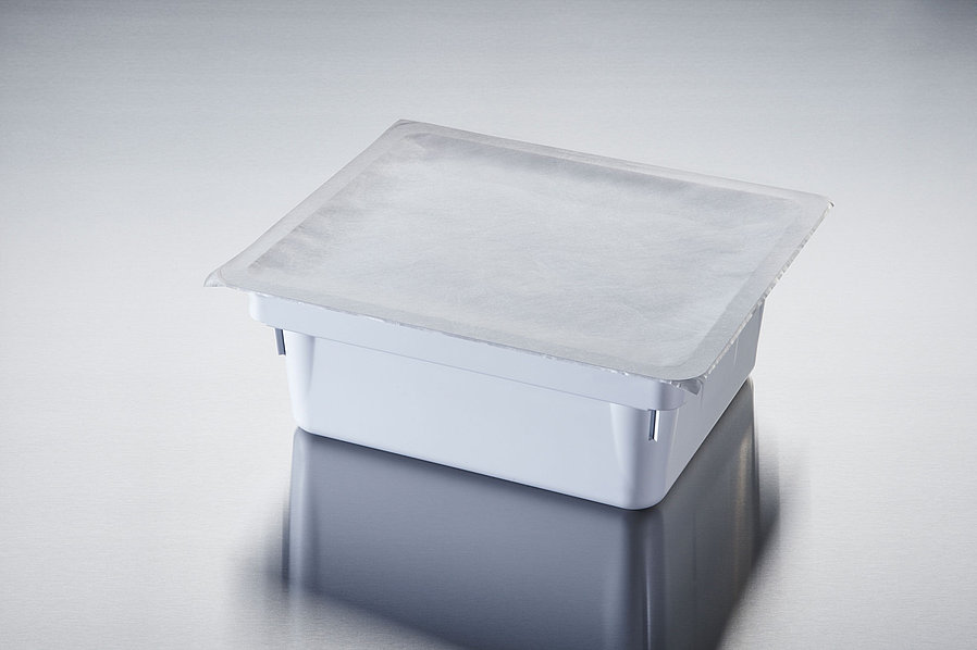 Produktfoto von sterilisierfähigen Beuteln, Lids und Sheets aus Tyvek® in vier verschiedenen Größen