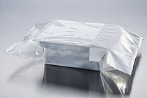 Produktfoto von sterilisierfähigen Beuteln, Lids und Sheets aus Tyvek® in vier verschiedenen Größen
